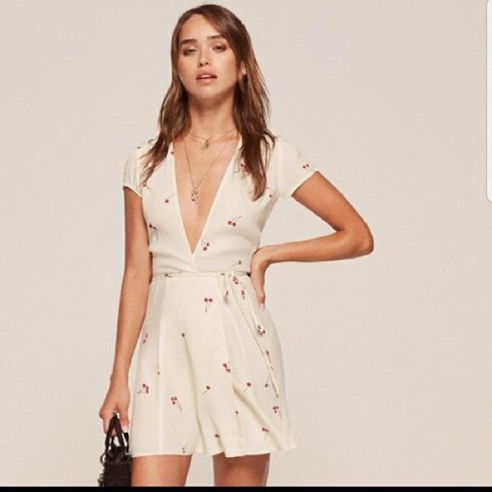 NWOT 🍒 Reformation Raquel Dress in Cherry 🍒
